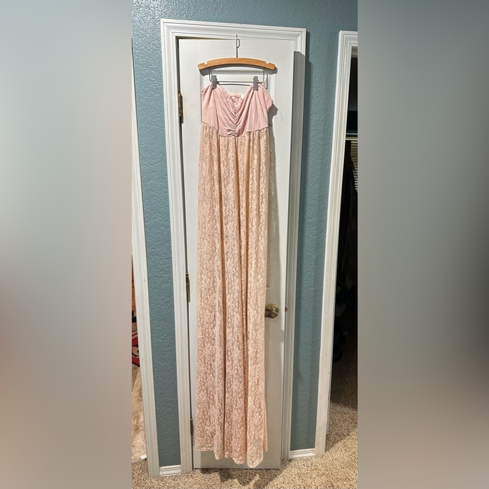 Pink blush boutique maternity photo shoot gown size large